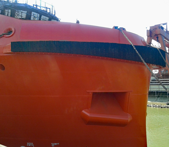 Cylindrical and W Type Tug Bow Fender